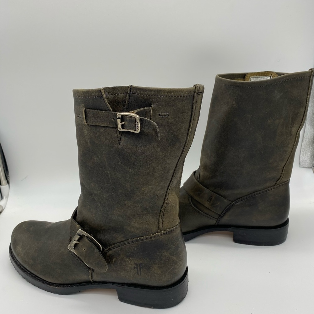 Boots - Picture 3 of 7